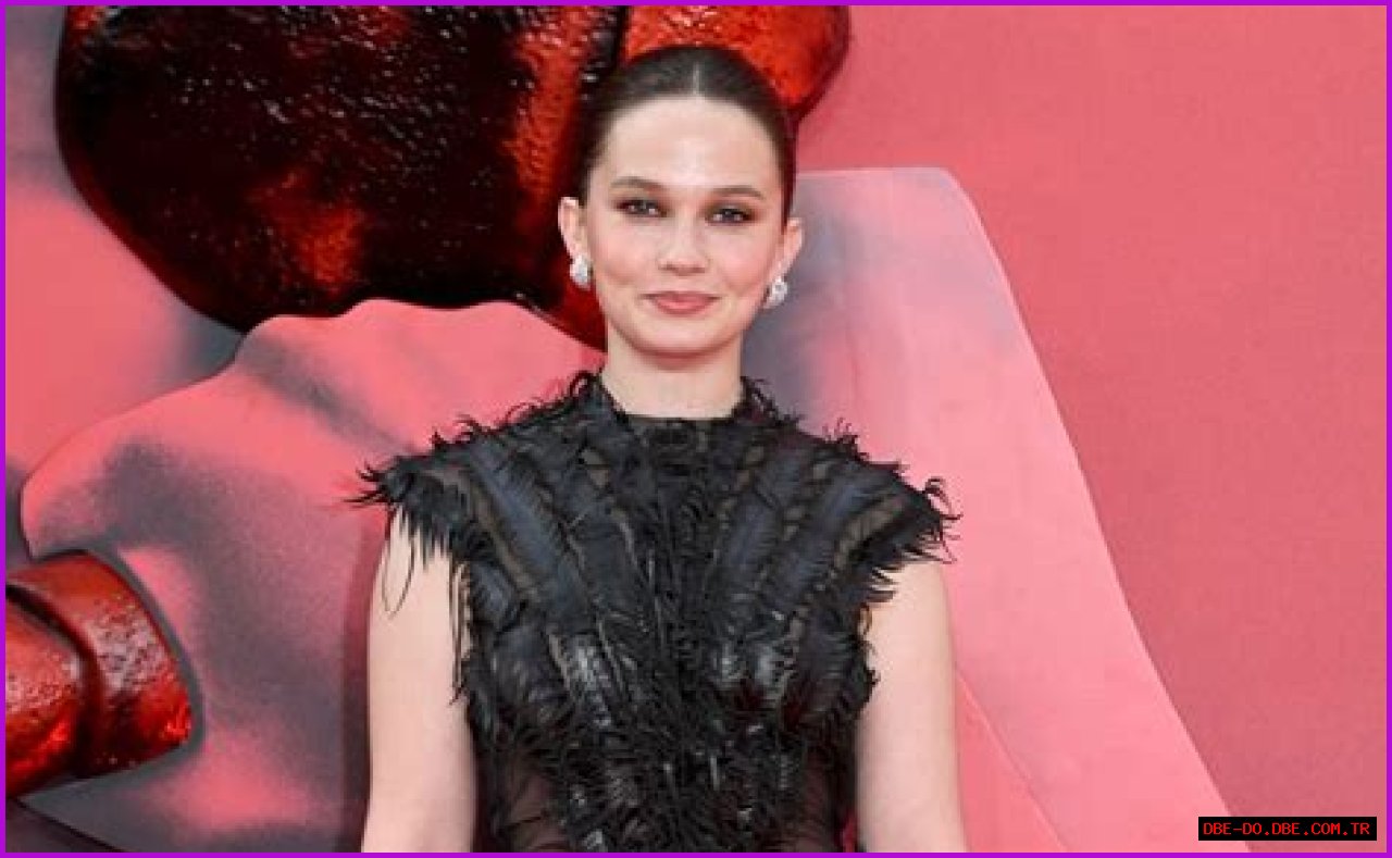 Is Cailee Spaeny Single? Get The Facts