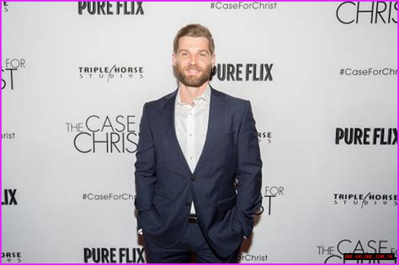 Mike Vogel Net Worth – How Much is Vogel Worth?