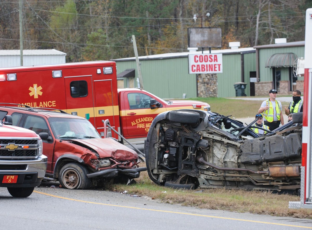 Alexander County crash kills 2; seriously injures woman Alexander city accident reports