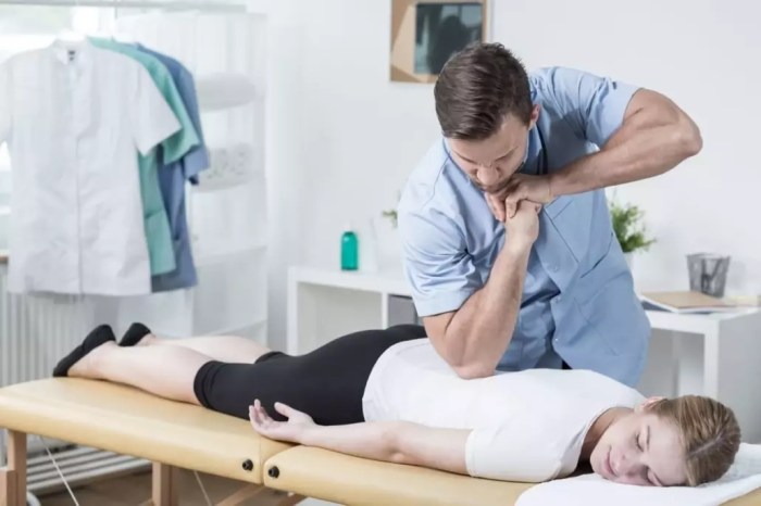 Chiropractor chiropractic thing Chiropractor chiropractic thing